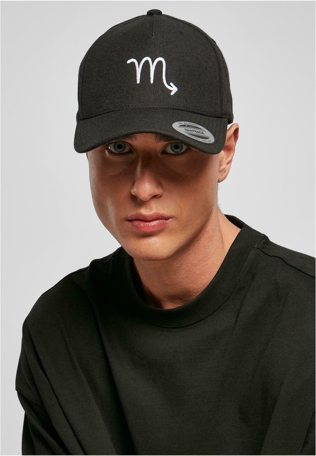 

Кепка Mister Tee, черный