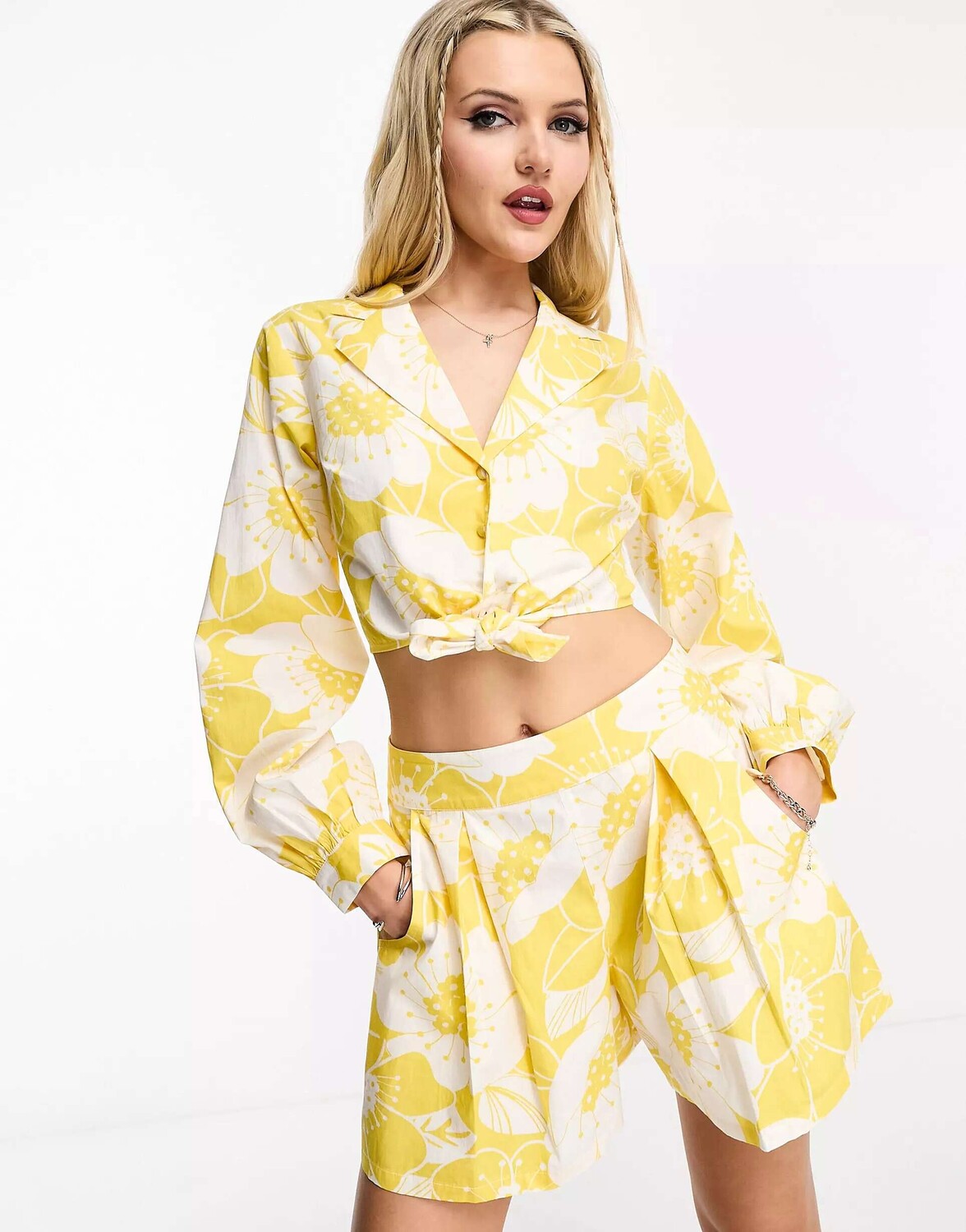 

Желтые тропические шорты Miss Selfridge Chuck