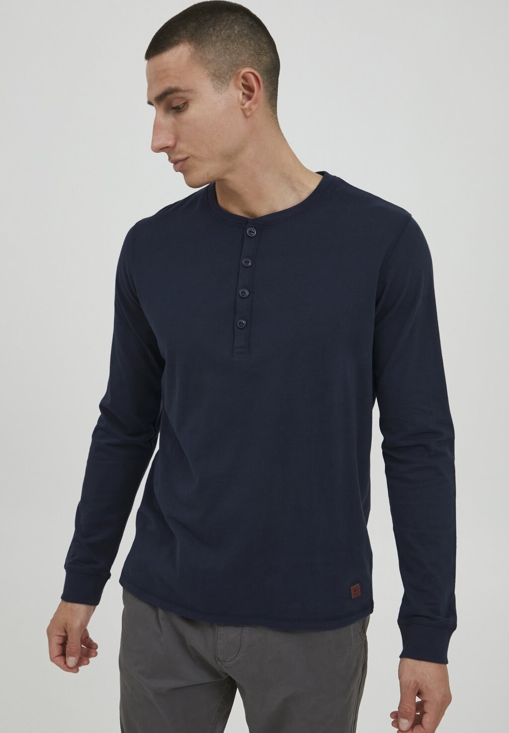 

Футболка с длинными рукавами IDARMANDO INDICODE JEANS, темно-синий