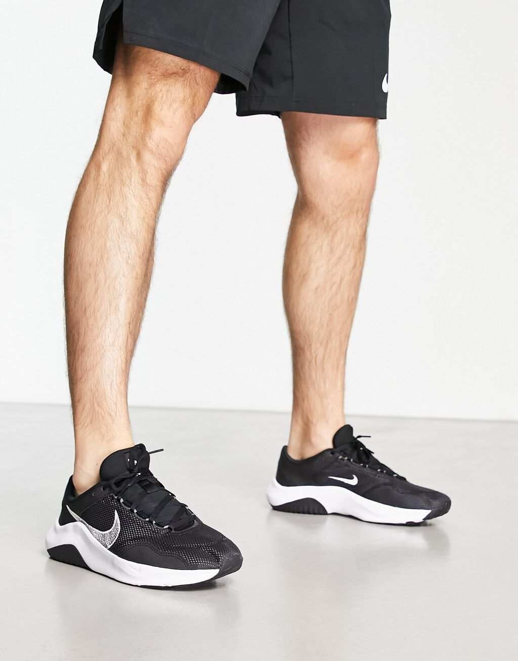 

Черные кроссовки Nike Training Legend Essential 3, Черный;коричневый