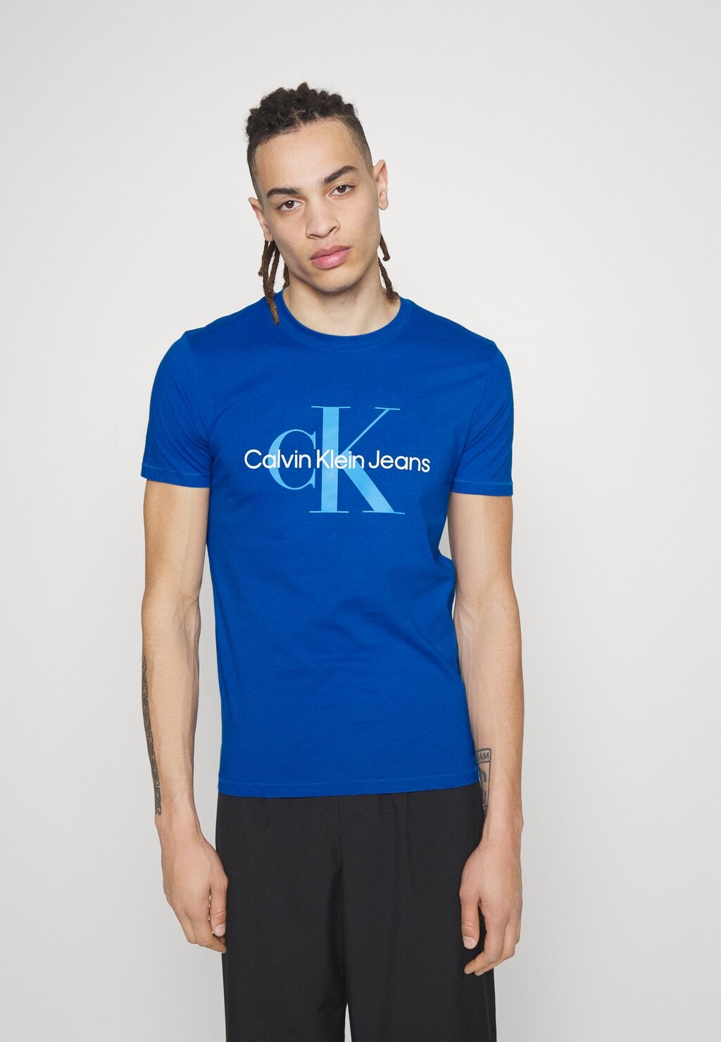 

Футболка с принтом Calvin Klein Jeans, синий