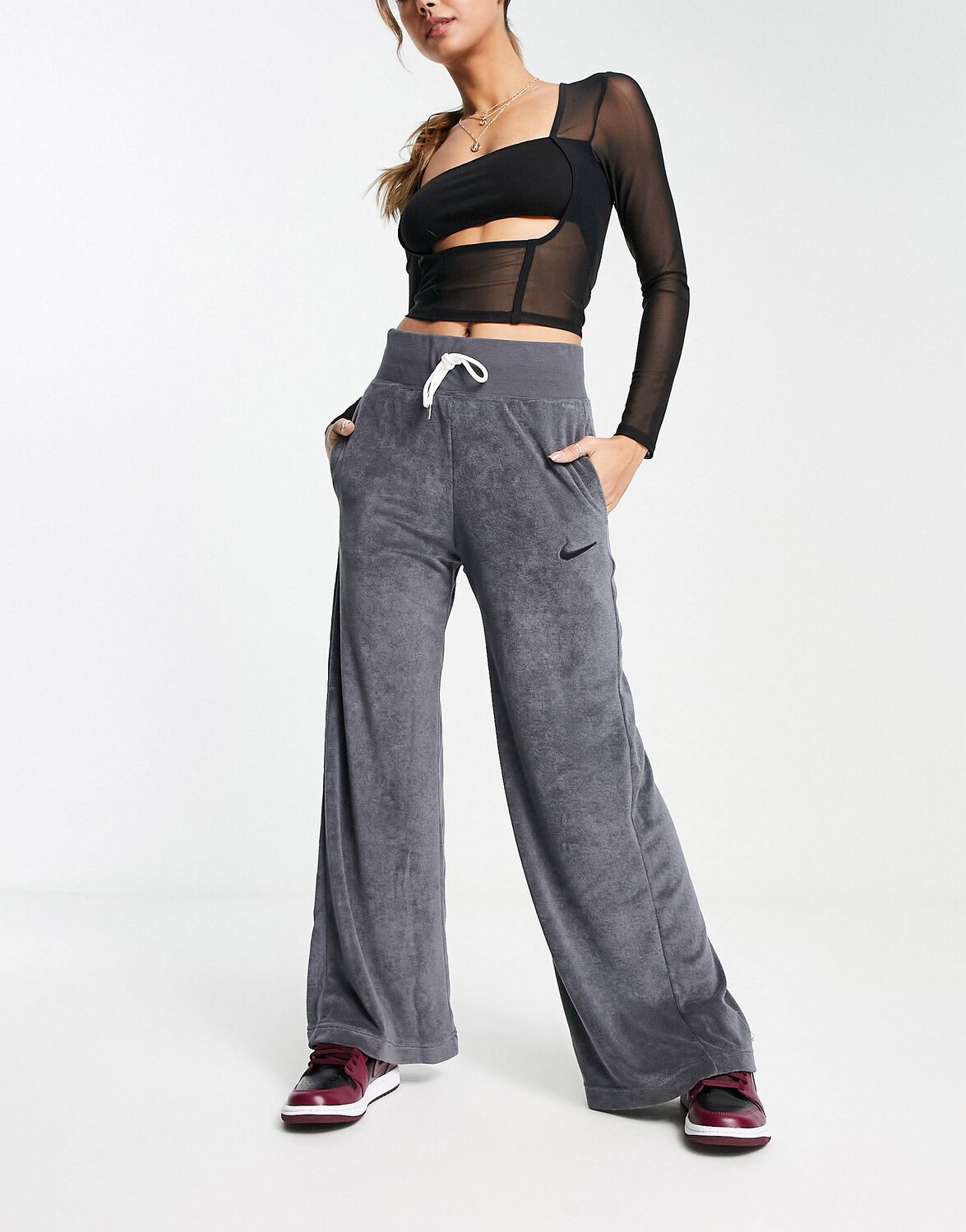 

Серые широкие брюки Nike Terry, Серый