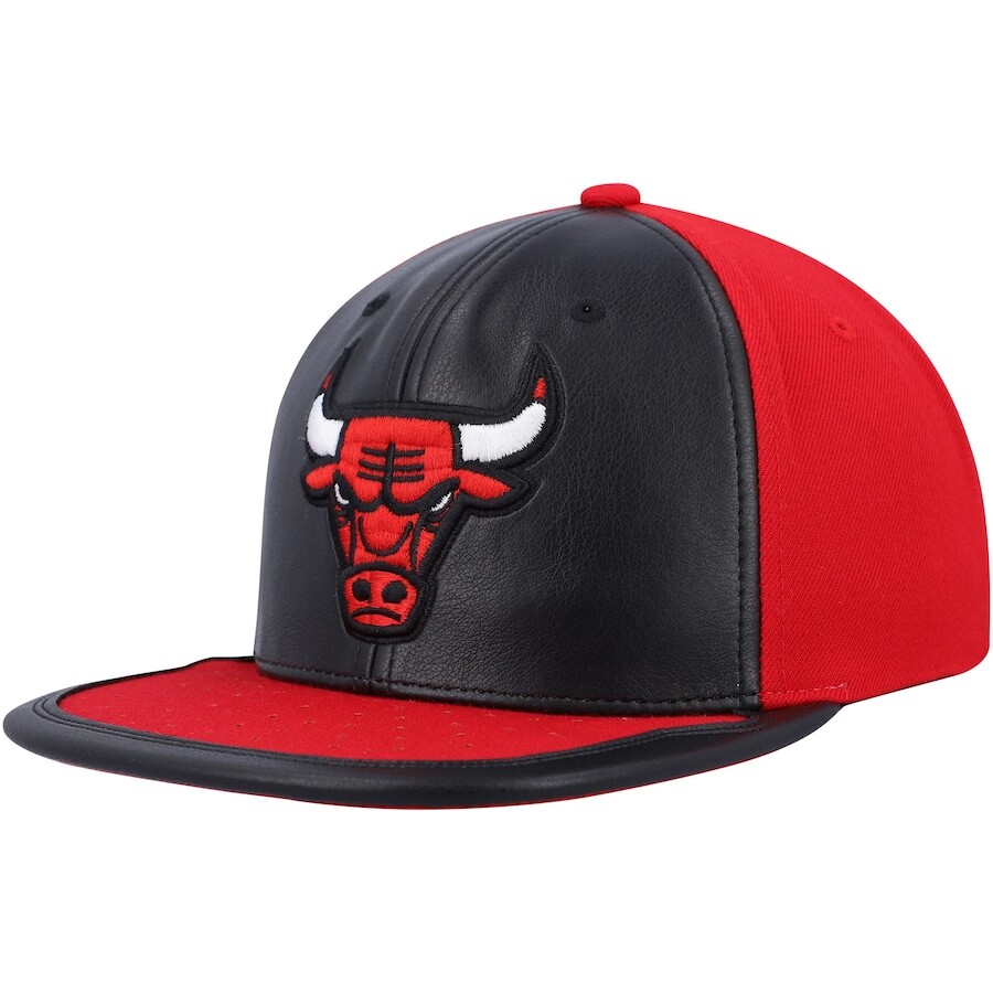 

Бейсболка Mitchell & Ness Chicago Bulls, черный