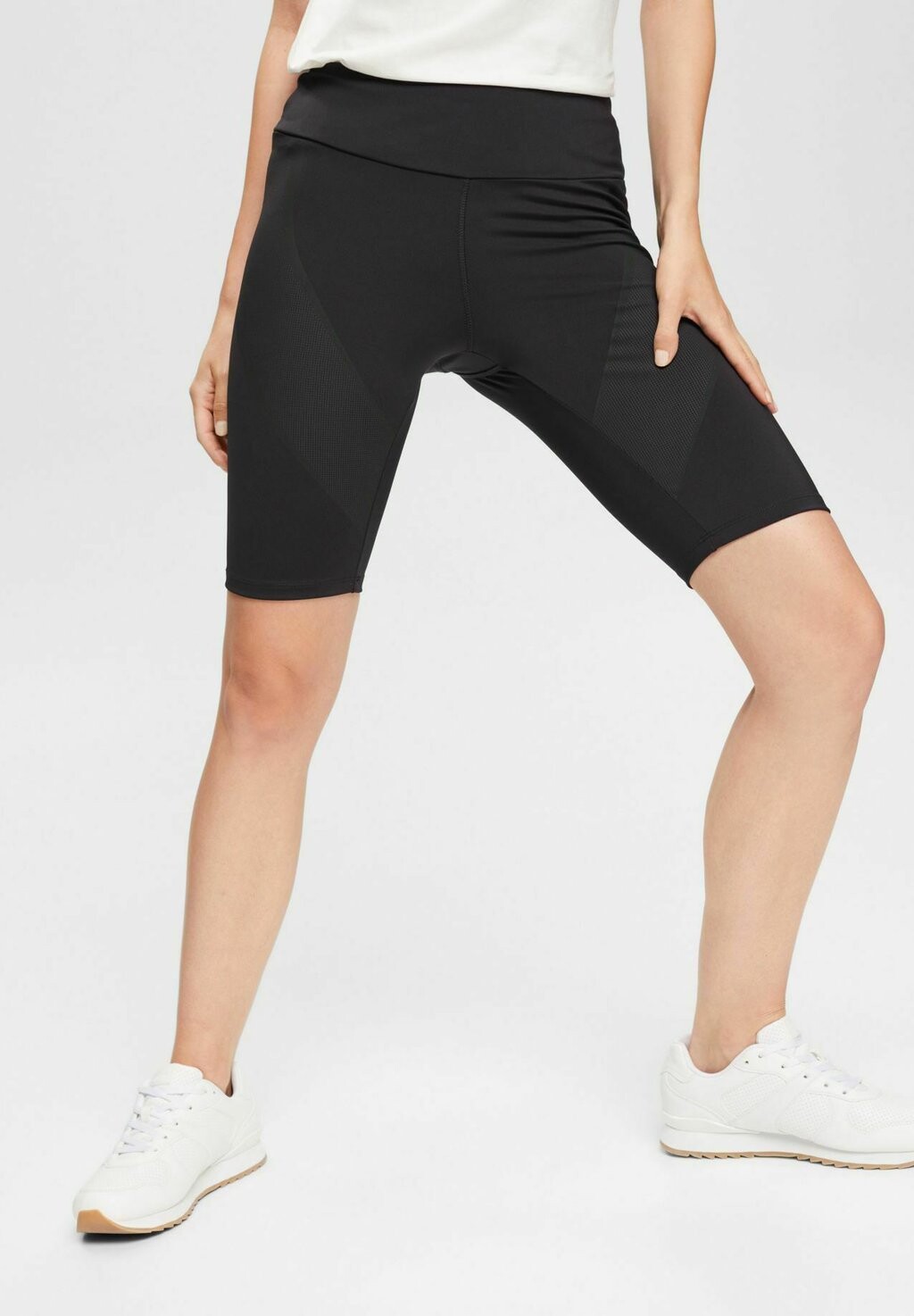 

Спортивные шорты Esprit, черный