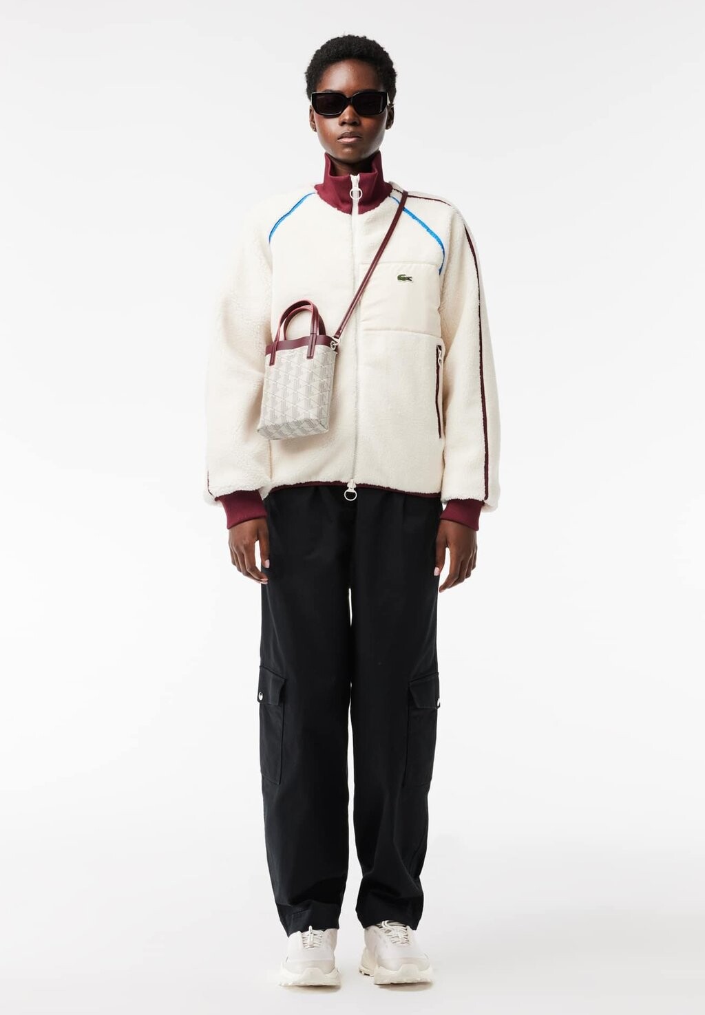 

Сумка через плечо SHOPPING Lacoste, крем