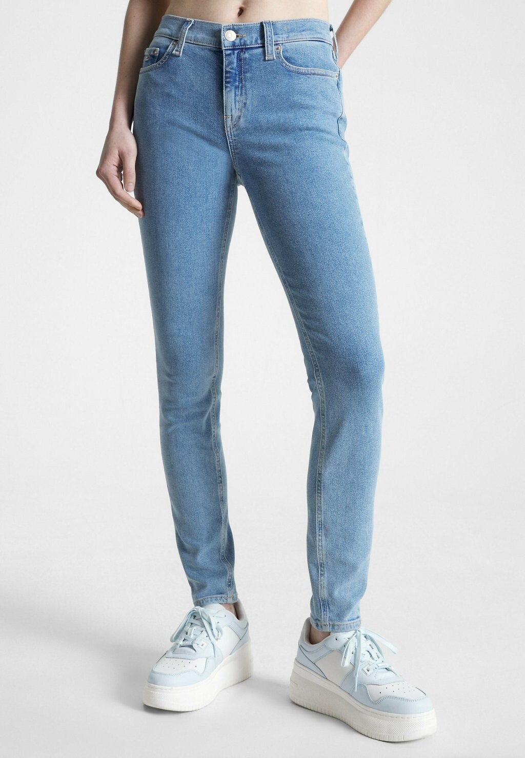 

Джинсы облегающего кроя NORA Tommy Jeans, синий