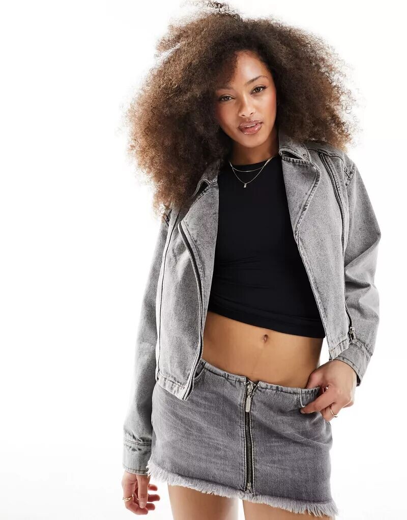 

Укороченная байкерская куртка Miss Selfridge из черного денима кислотной стирки