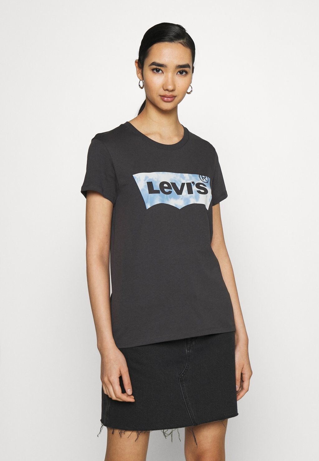 

Футболка с принтом Levi's, белый