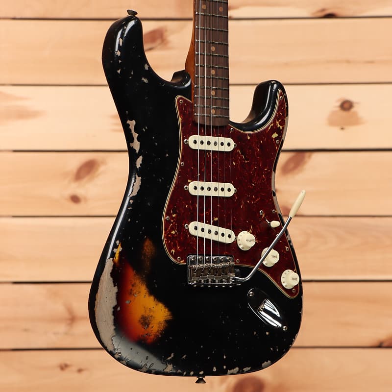 Электрогитара Fender Custom Shop Limited 1961 Stratocaster Heavy Relic - Aged Black Over 3 Color Sunburst - CZ571854 - PLEK'd