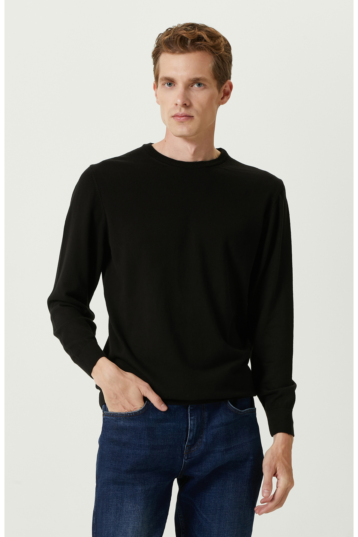 Черный базовый трикотажный свитер Network, черный