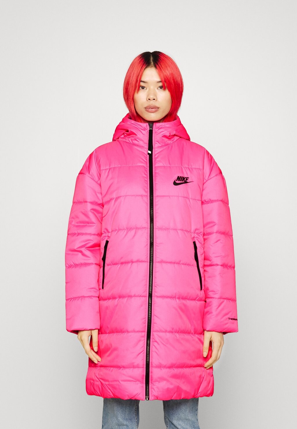 

Зимнее пальто Nike
