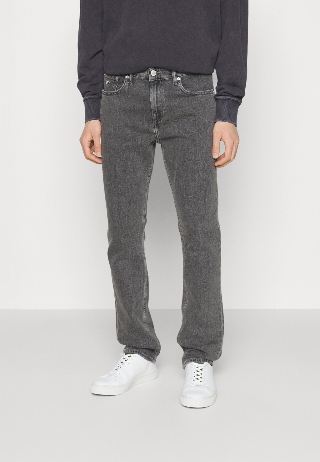 

Джинсы-сигареты RYAN RGLR STRGHT Tommy Jeans, деним черный