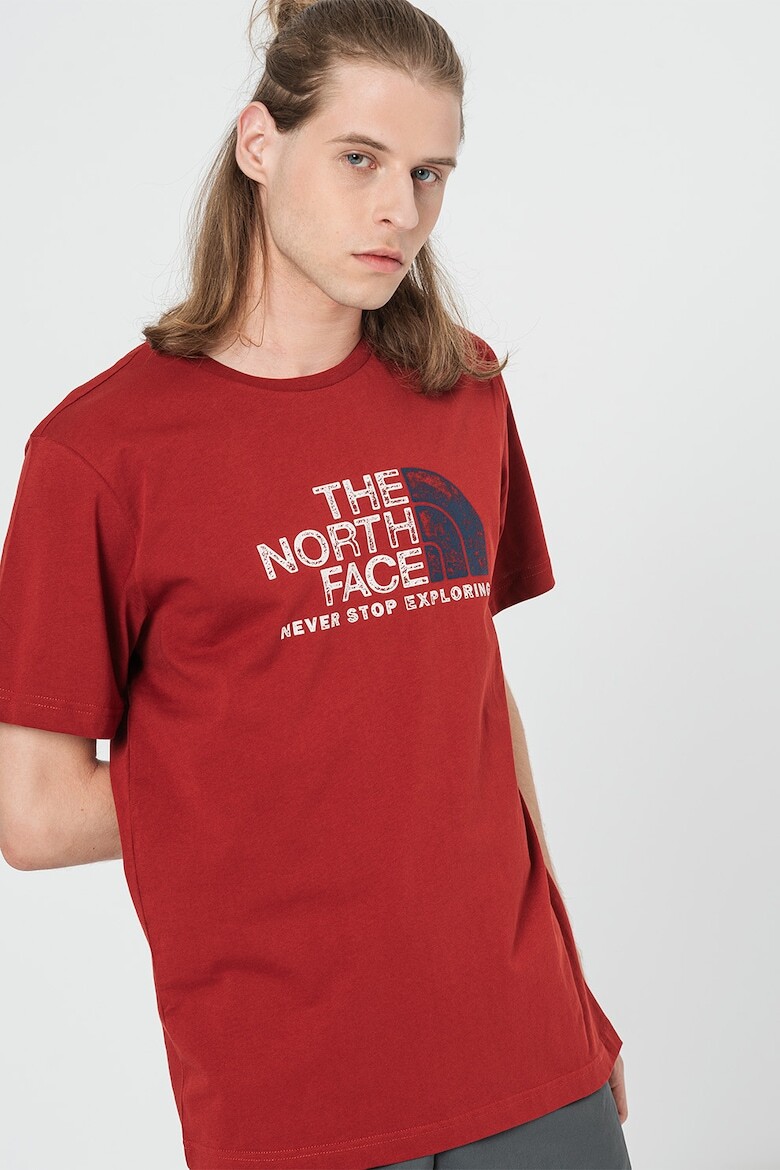 

Футболка с логотипом The North Face, красный