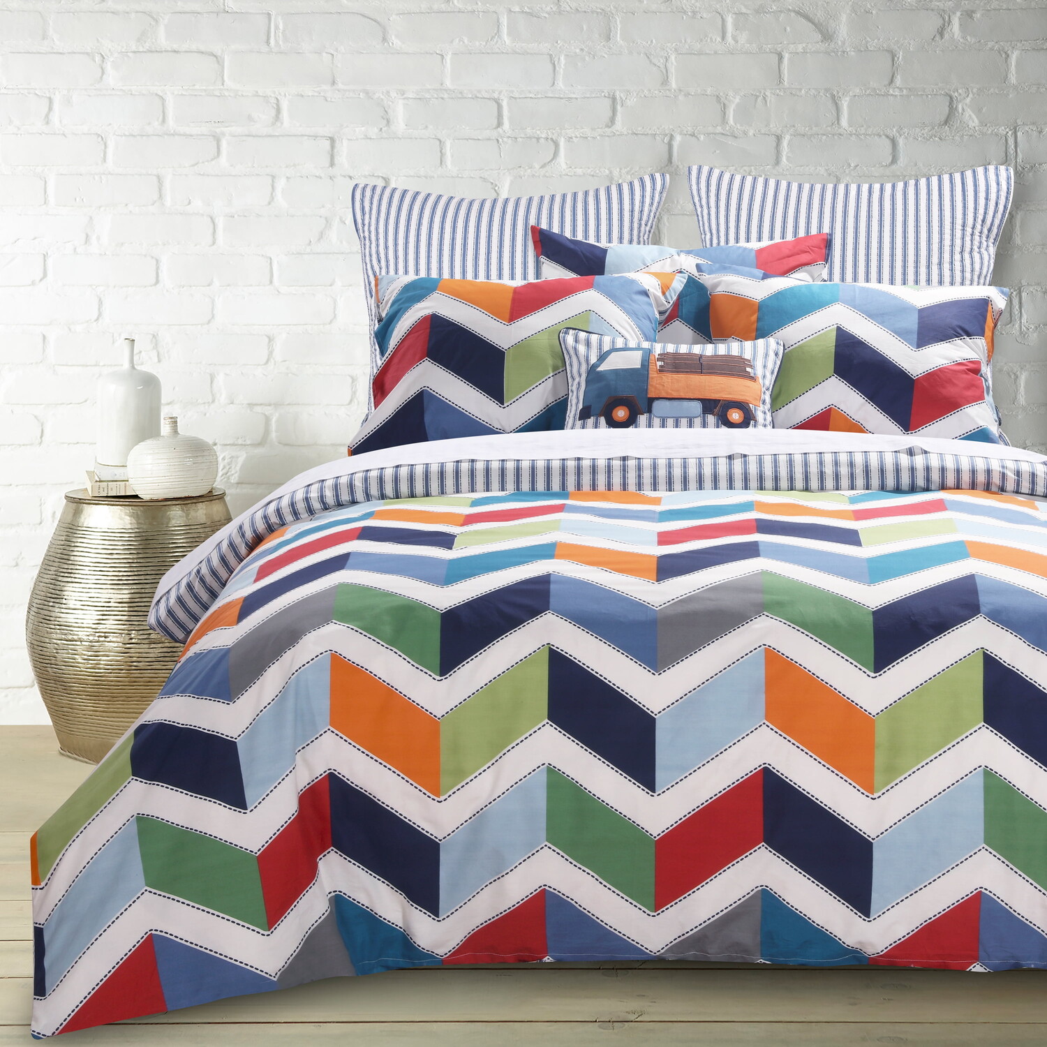 

Комплект одеяло и подушки Levtex Home Dominik