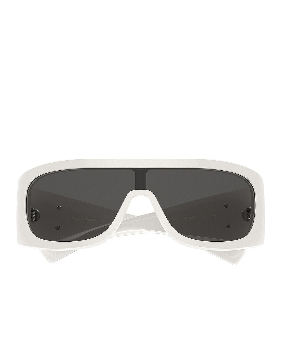 

Солнцезащитные очки Dolce & Gabbana Shield, цвет White & Dark Grey