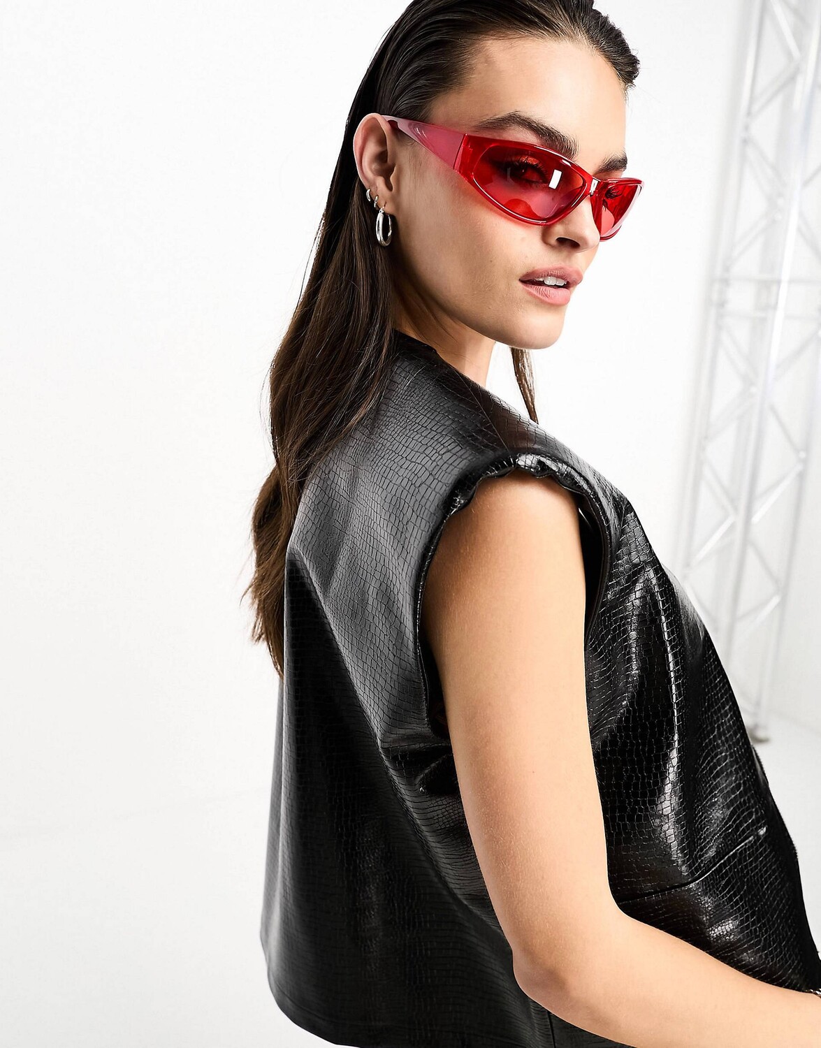 

Красные модные очки с козырьком ASOS DESIGN