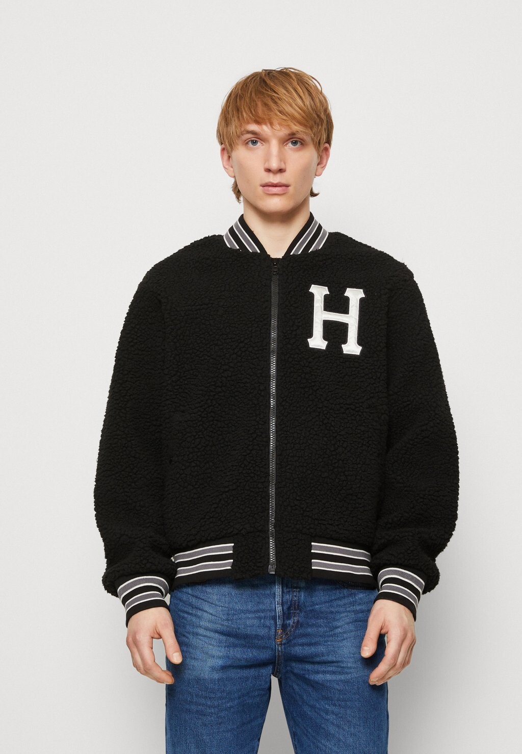 

Бомбер HUF