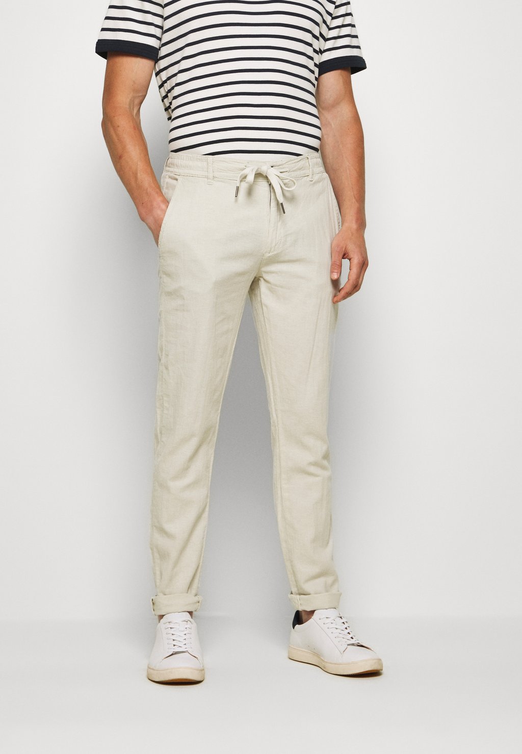 

Брюки Tapered Fit Pants Lindbergh, бежевый