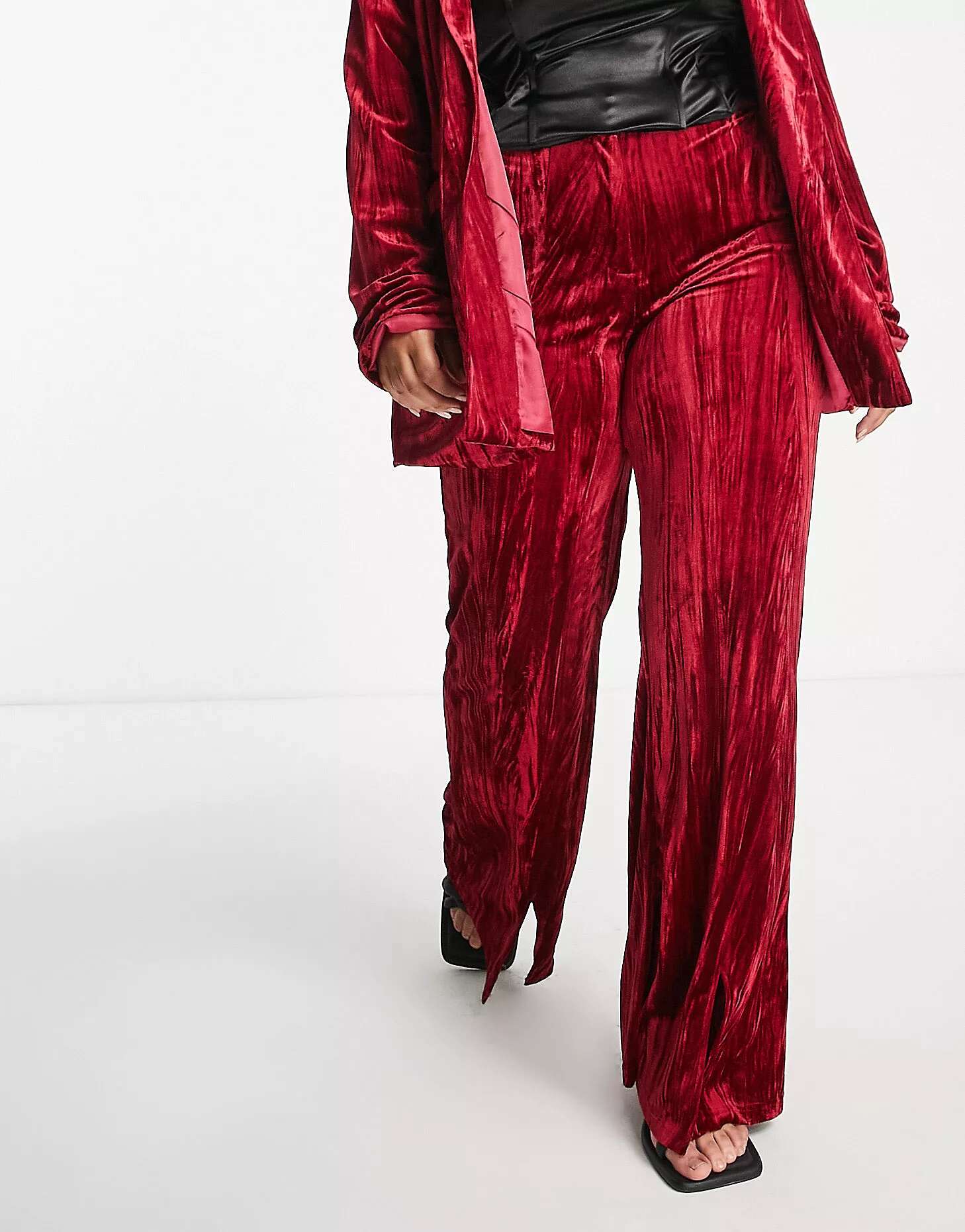 Расклешенные брюки из бархата рубиново-красного цвета Extro & Vert