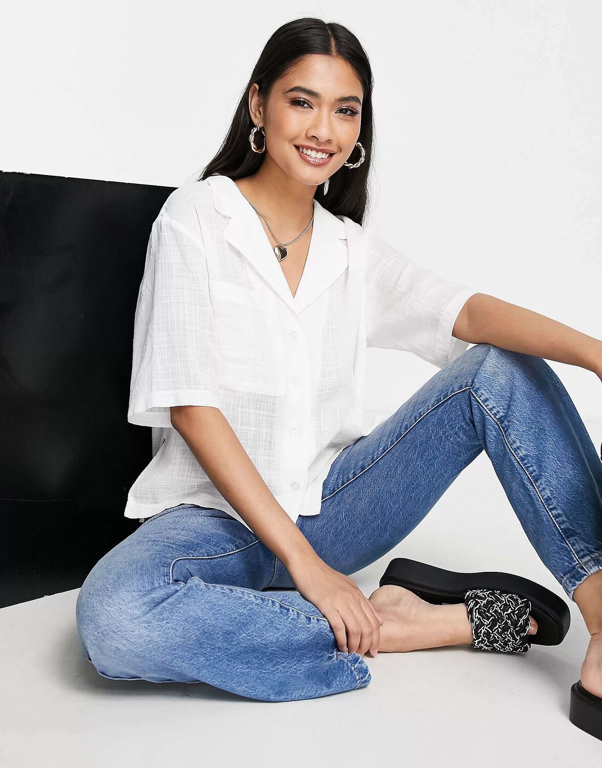 

Легкая укороченная рубашка Topshop цвета слоновой кости