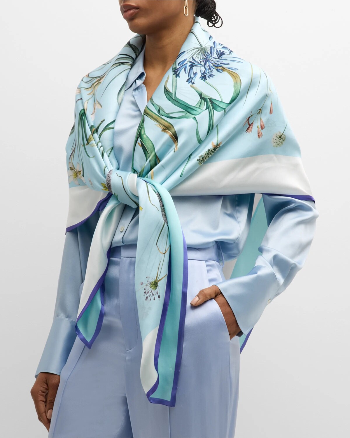 

Двусторонний шелковый шарф Vivienne St. Piece, цвет Blue White Multi Colour Print