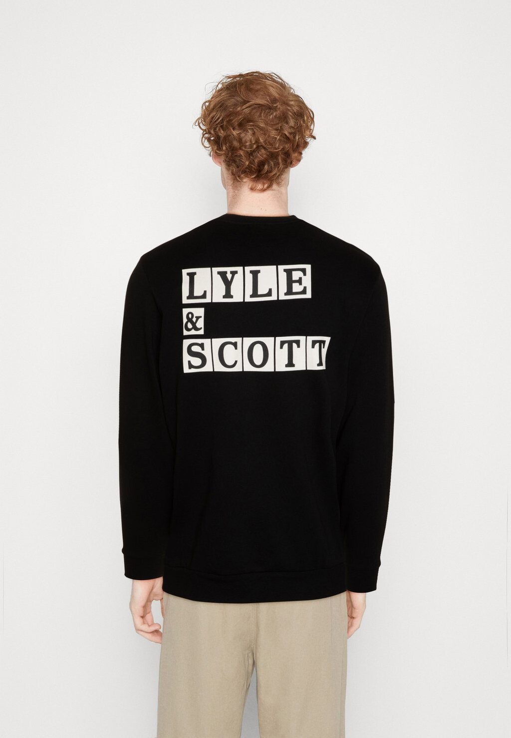 

Толстовка Lyle & Scott, черный