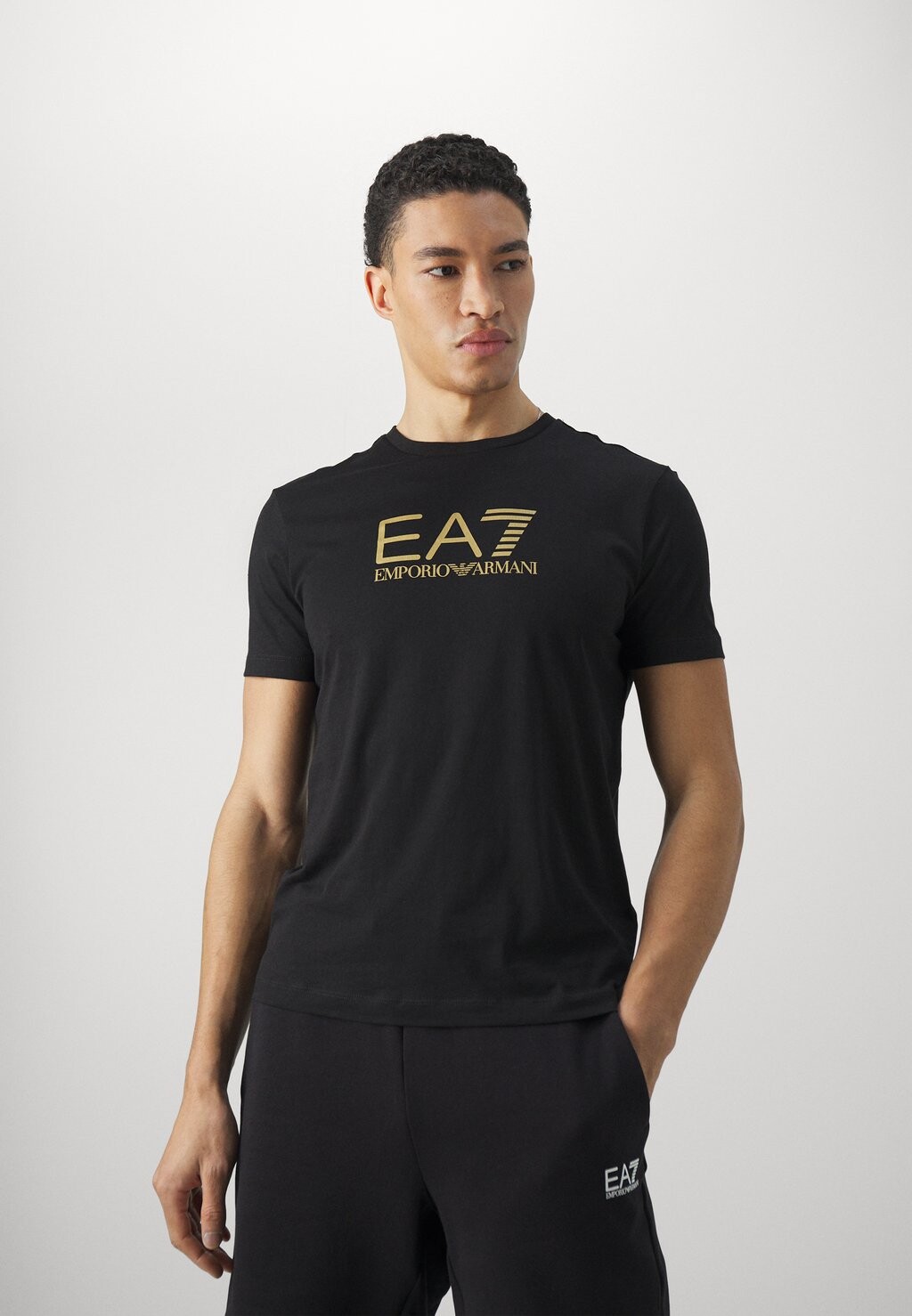 

Футболка с принтом EA7 Emporio Armani, черная, Черный