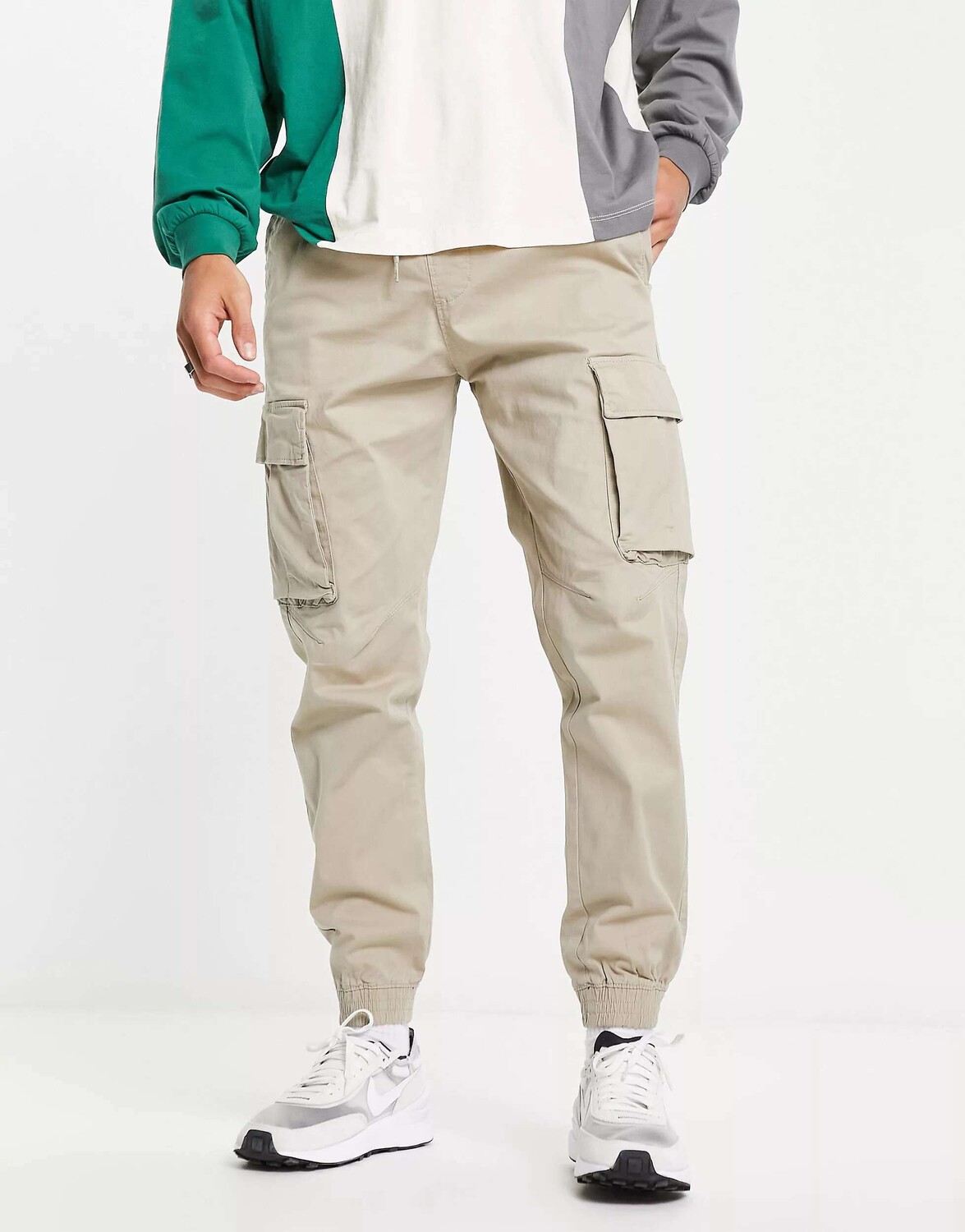 

Бежевые брюки-карго Pull&Bear