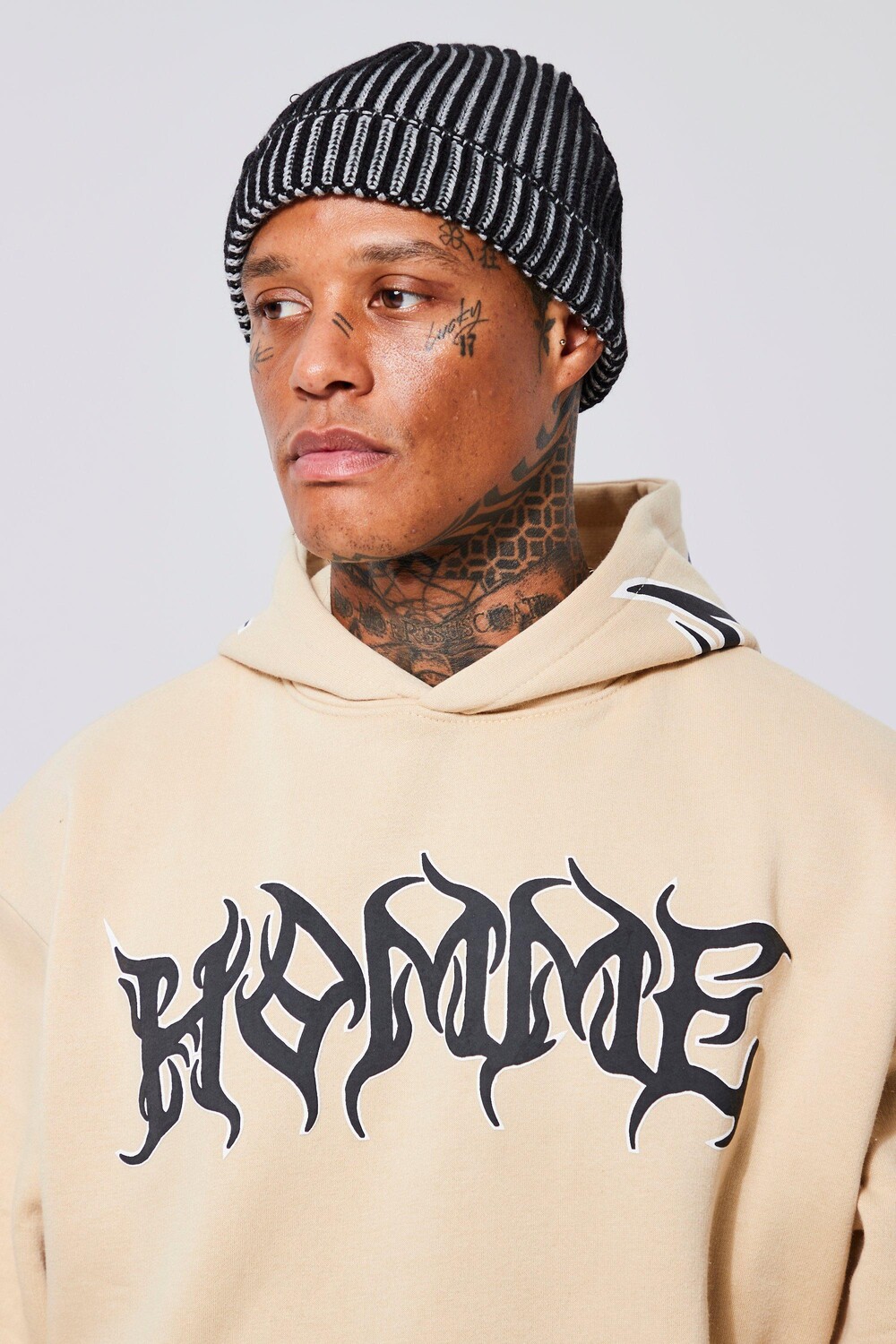 

Шапка-бини с контрастными ребками Boohoo, черный