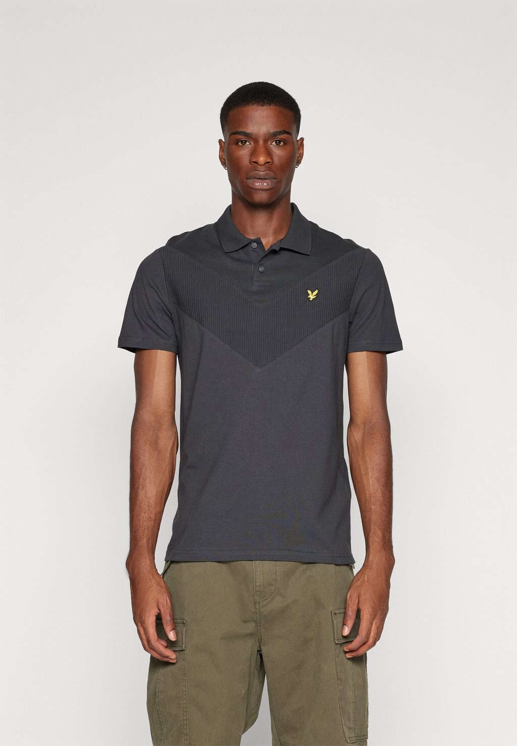 

Базовая футболка CHEVRON Lyle & Scott, черный лед