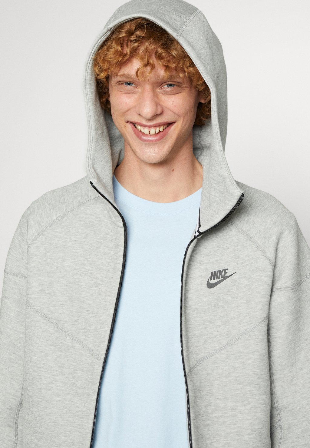 РҐСѓРґРё Sportswear 2 Nike