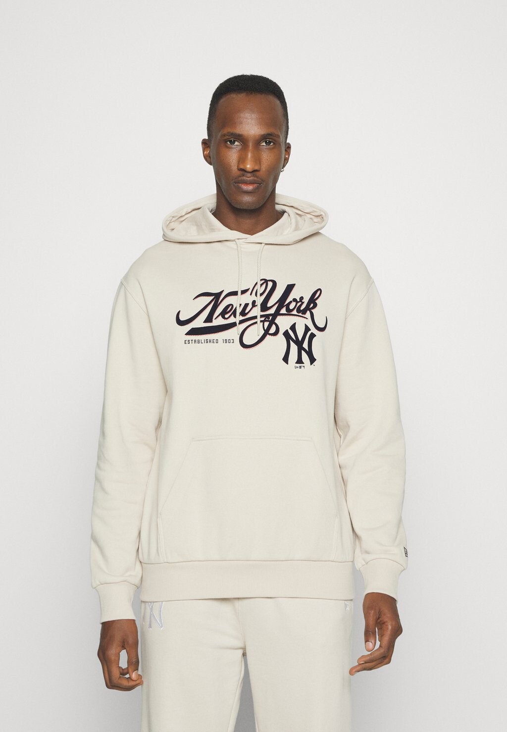 

Толстовка Толстовка с капюшоном NEW YORK YANKEES RETRO GRAPHIC New Era, цвет offwhite