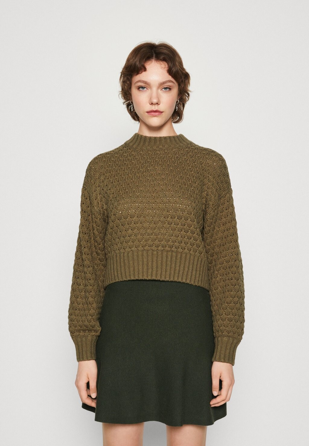 

Свитшот Noisy May БИЛЛИ L/S O NECK FRI FWD, цвет kalamata