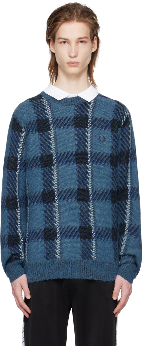 Синий свитер в клетку тартан с глитчем Fred Perry