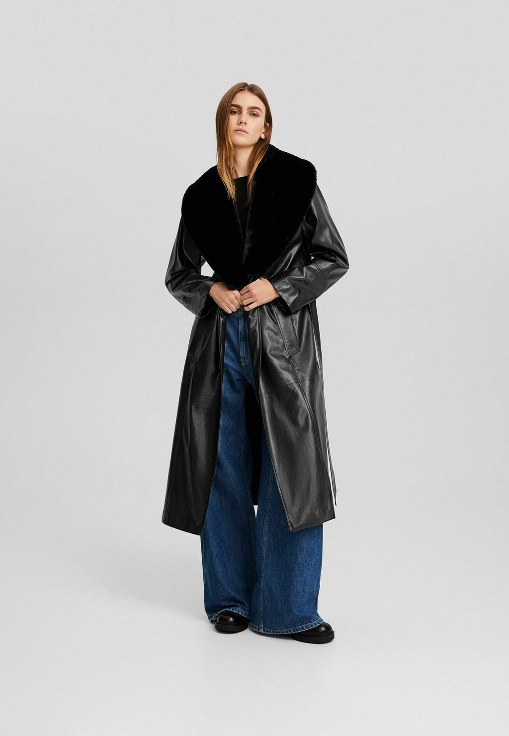 

Тренч Bershka, цвет black