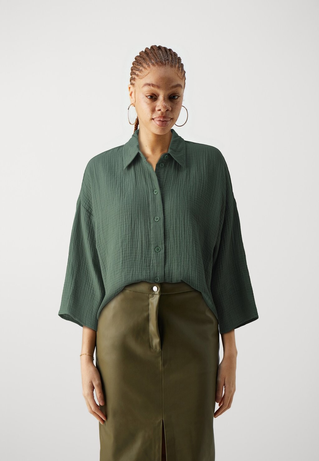 

Блузка-рубашка VMNATALI CROP Vero Moda, цвет laurel wreath
