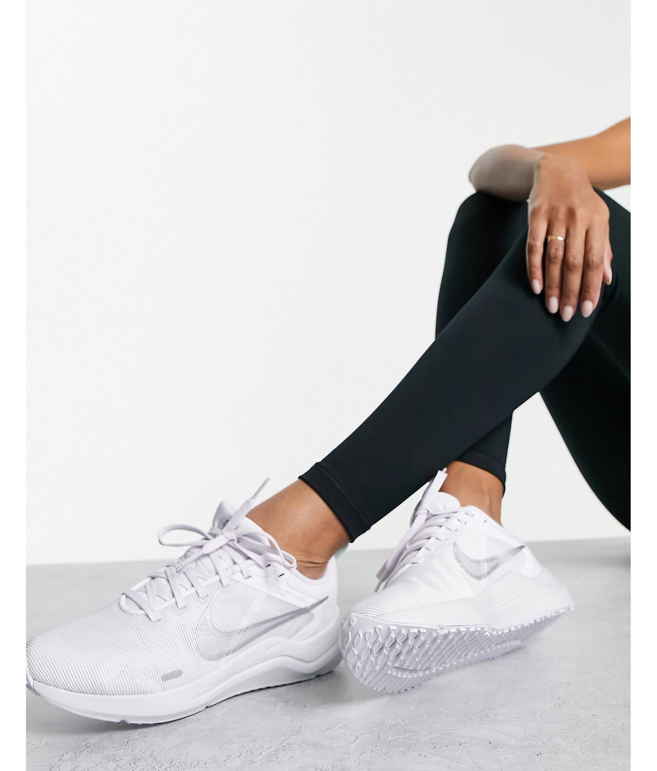 

Белые кроссовки Nike Running Downshifter 12