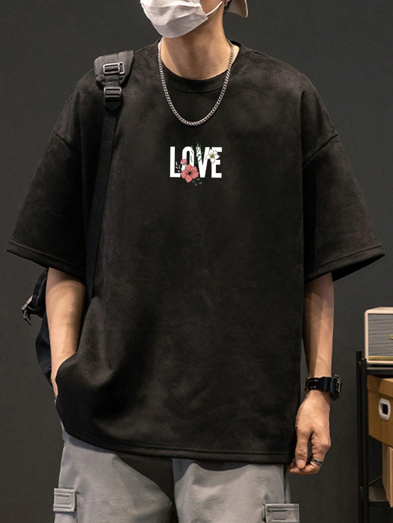 Мужская футболка с заниженными плечами и буквенным принтом, черный фотографии