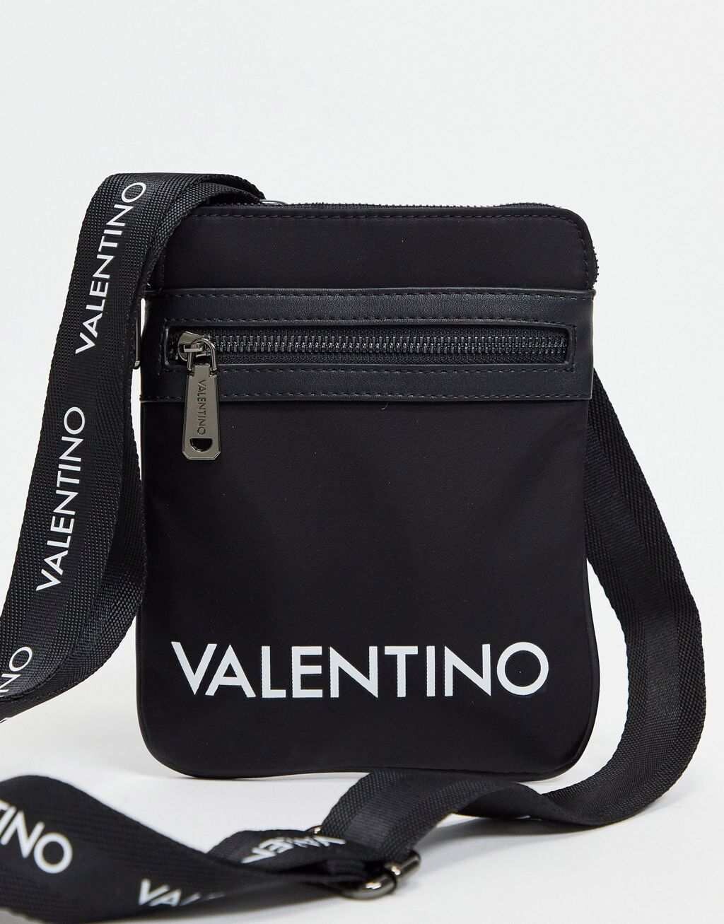 

Черная сумка через плечо Valentino Bags Kylo