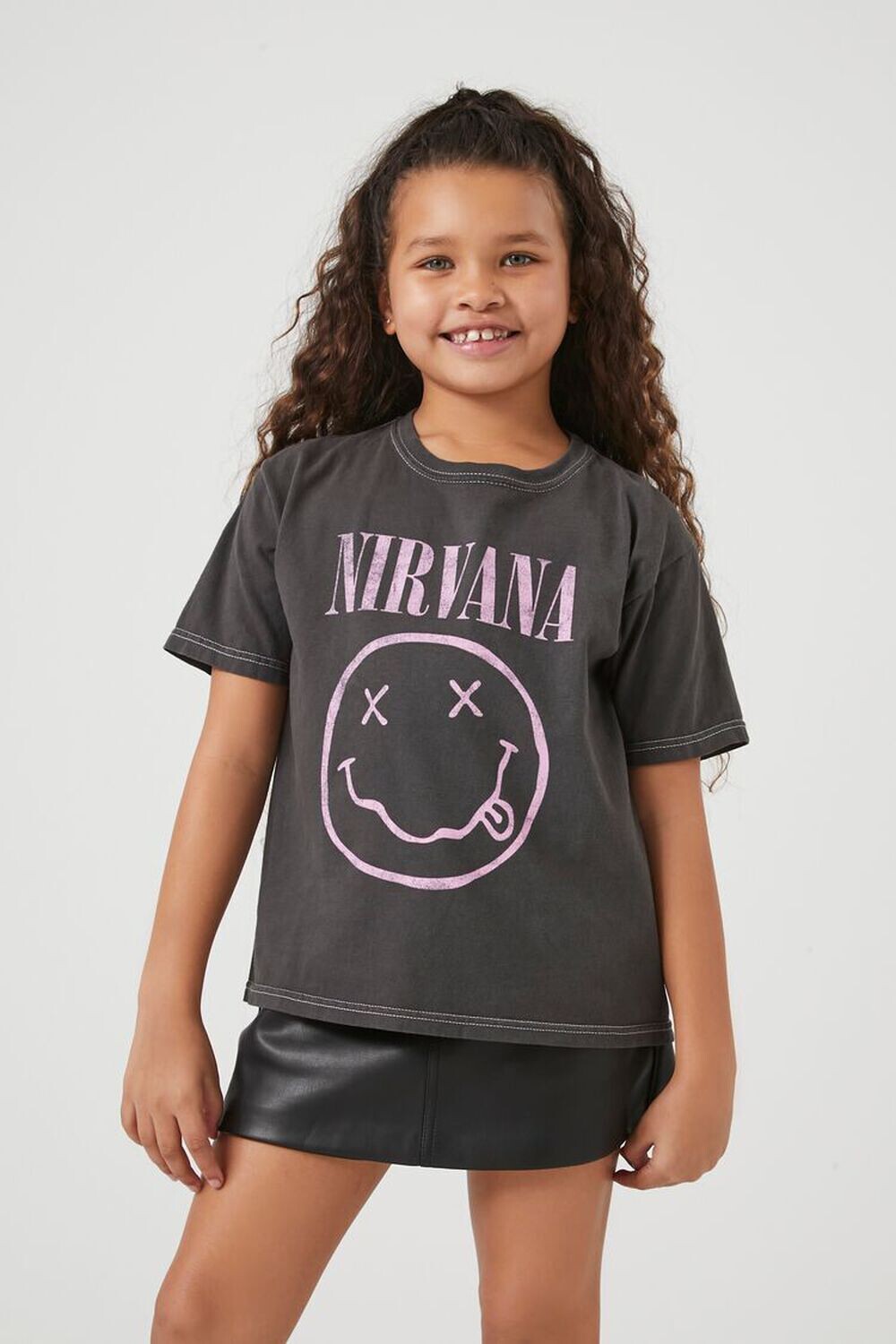 

Футболка с рисунком Nirvana для девочек Forever 21, угольный
