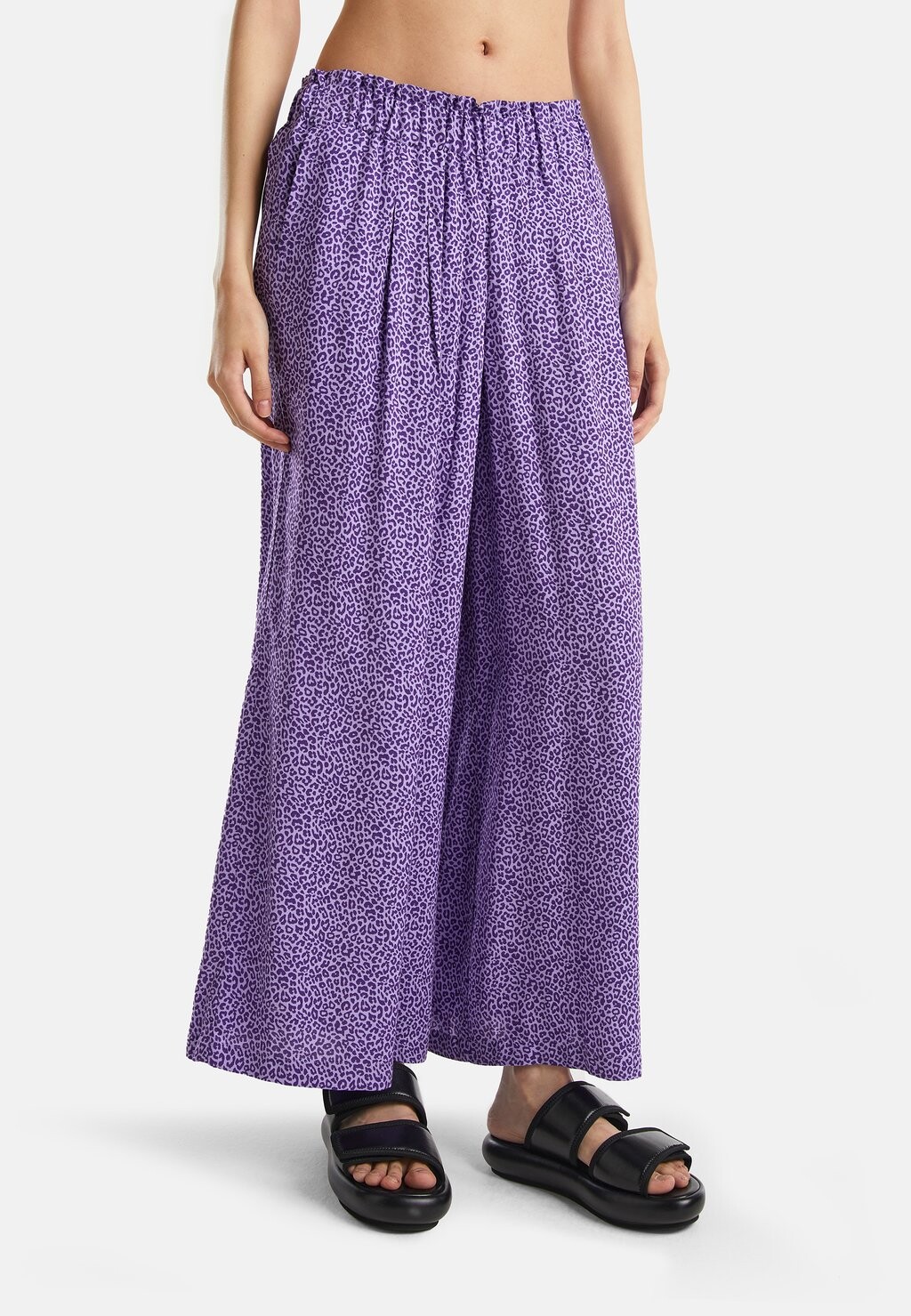 

Брюки United Colors of Benetton, фиолетовый
