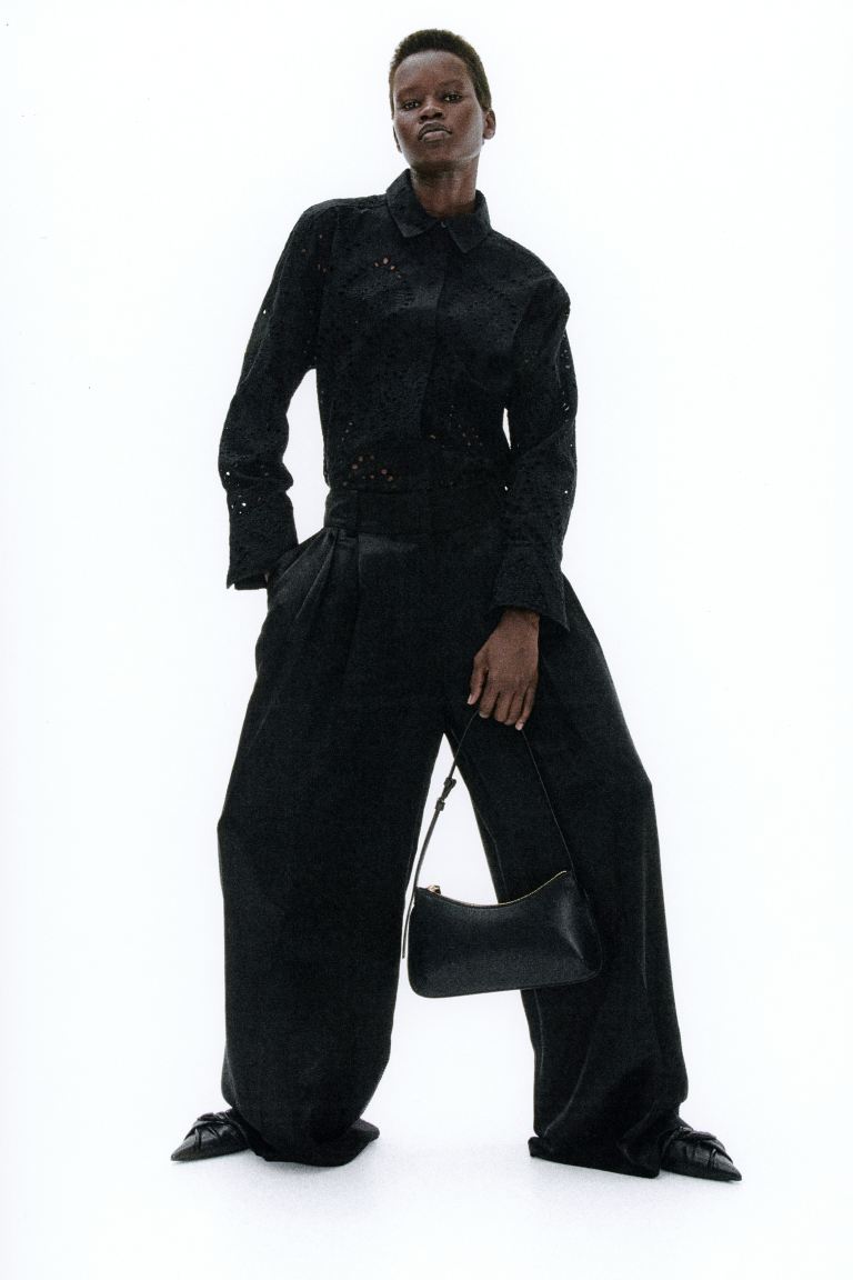 Блуза с английской вышивкой H&M, черный толстовка с английской вышивкой h