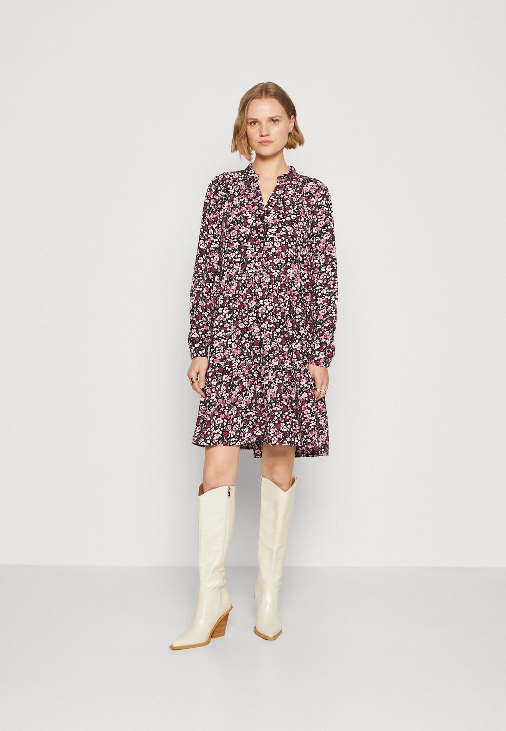 

Платье-рубашка SLFMIVI SHORT DRESS Selected Femme, черный розовый