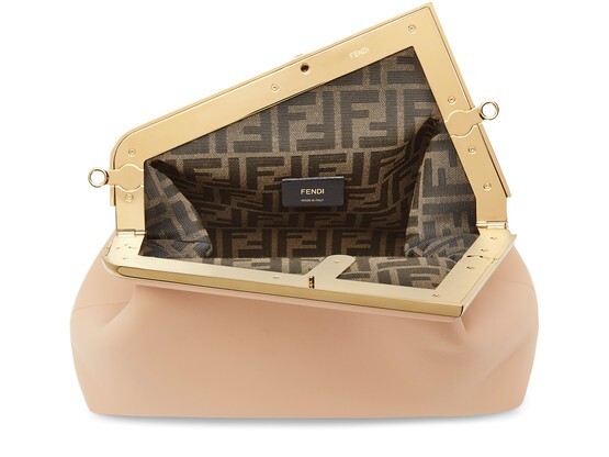 

Сумка Fendi First среднего размера Fendi