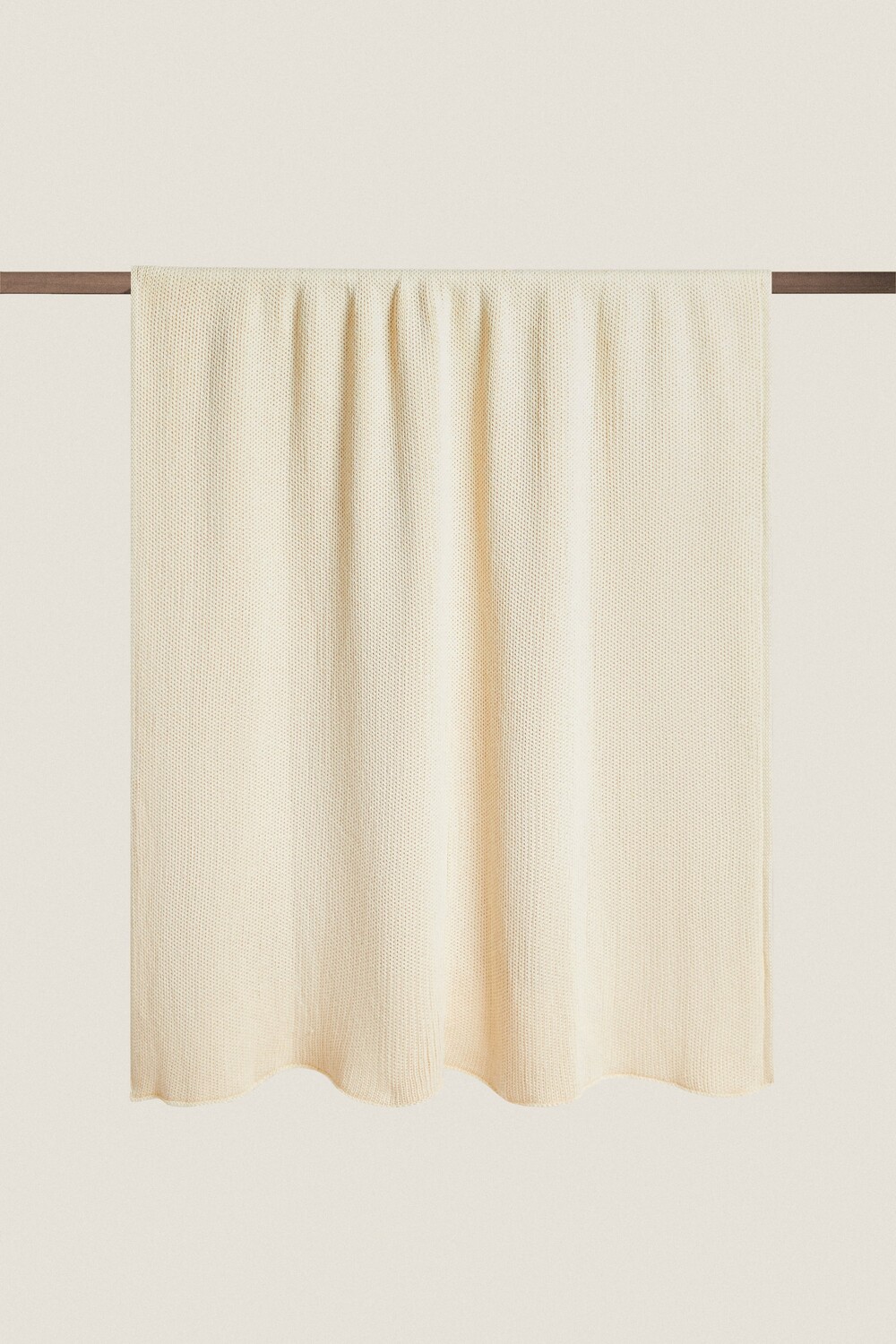 

Трикотажное одеяло Zara, светло-бежевый