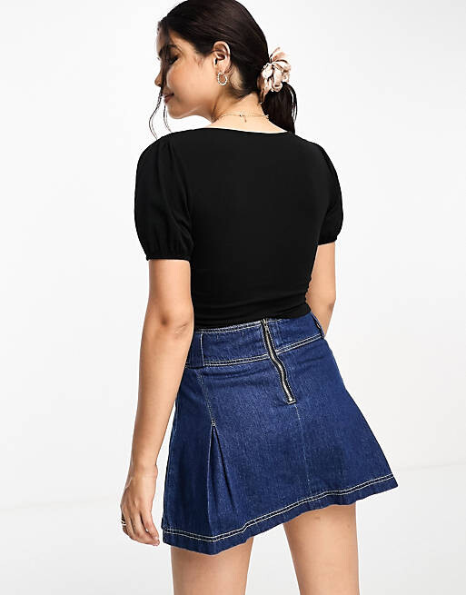 

Черный топ с короткими рукавами и швом до груди ASOS DESIGN