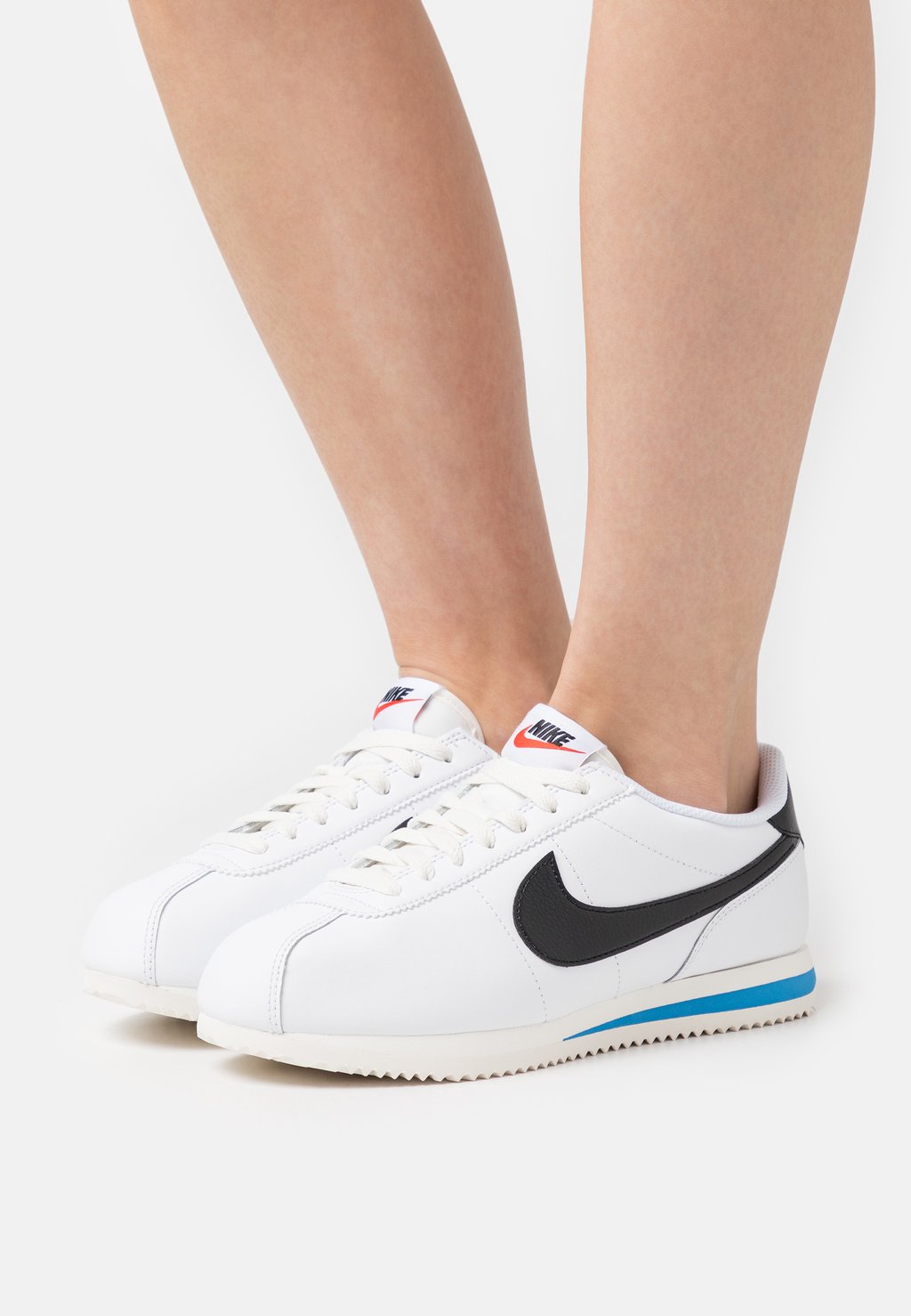 Кроссовки Nike шорты manchester city fussball puma цвет white team light blue