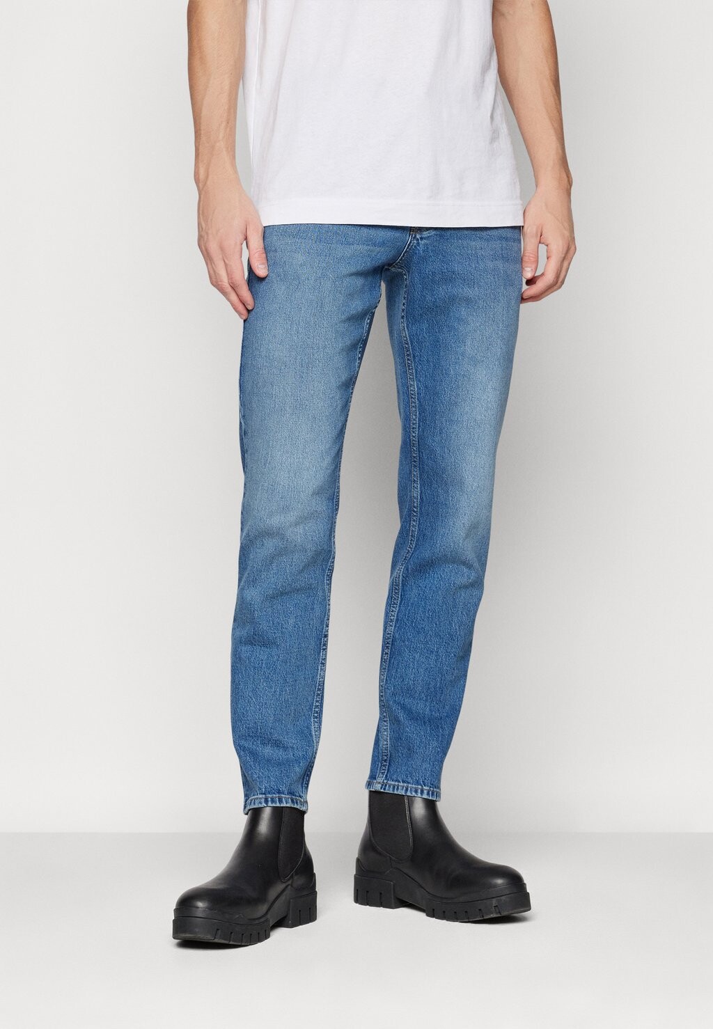

Джинсы с зауженным кроем TAPERED Karl Lagerfeld Jeans, цвет remi visual blue