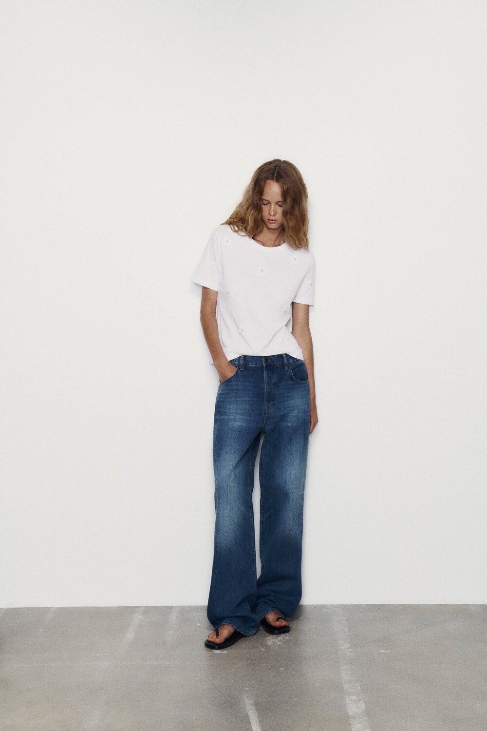 

Хлопковая футболка с цветами Zara, белый