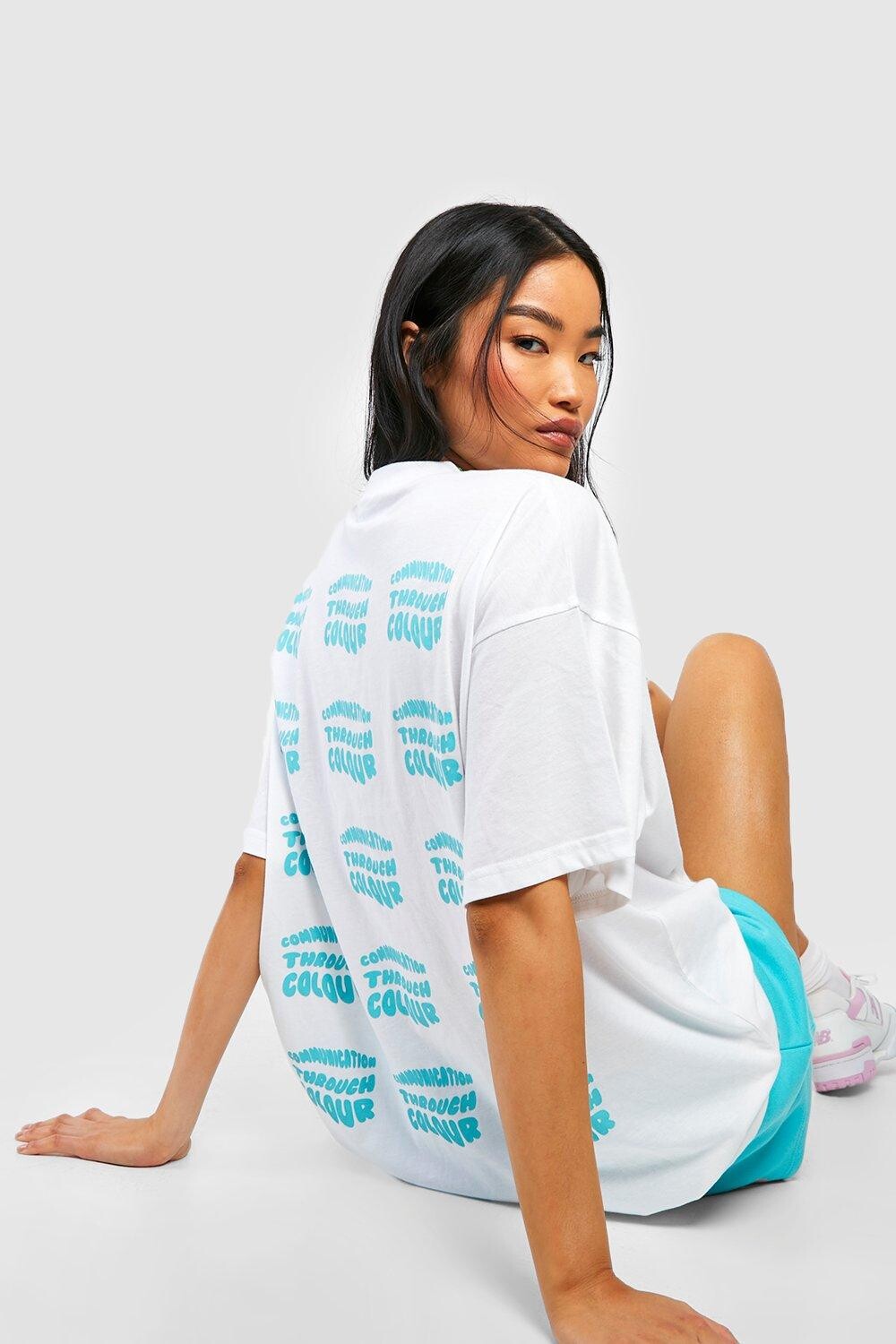 

Футболка оверсайз с принтом pantone слоган на спине Boohoo, аква